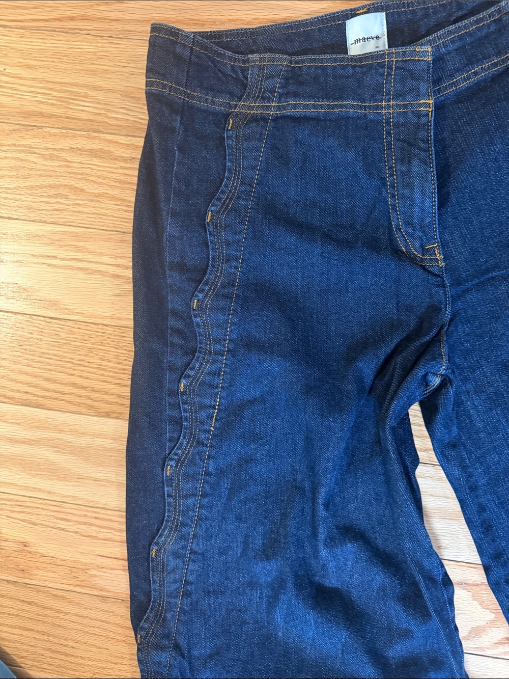 Anthropologie Pilcro Scalloped Edge Jean. Size 29 - Picture 7 of 13